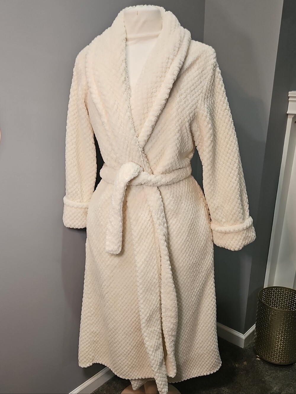 Adonna Plush Shawl-Collar Robe in Soft Cream